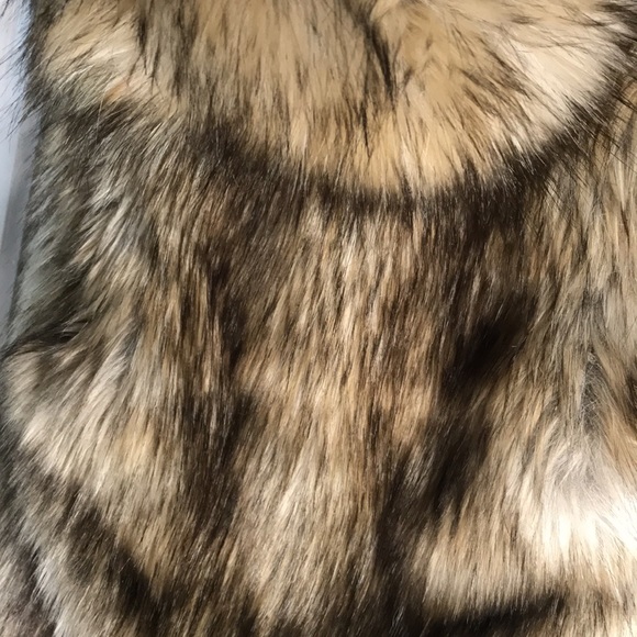 Aritzia Talula Faux Fur Vest Size XXS - Picture 6 of 8